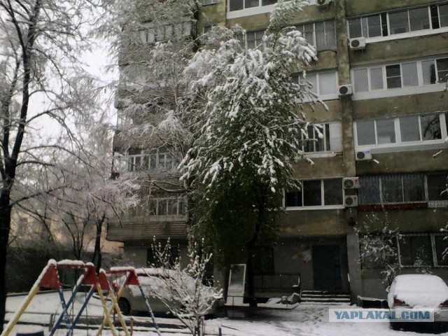 А за окошком месяц май...