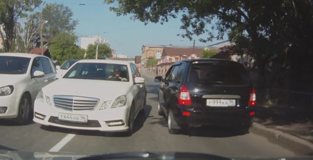 Выехал на встречку, сдавай взад