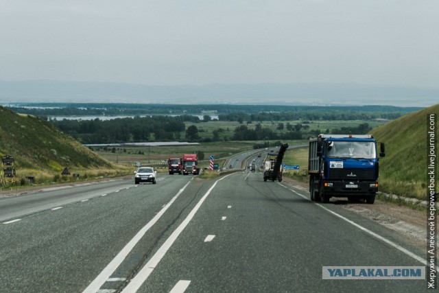 Есть ли дороги в России? Проехал до Магадана на машине и посмотрел