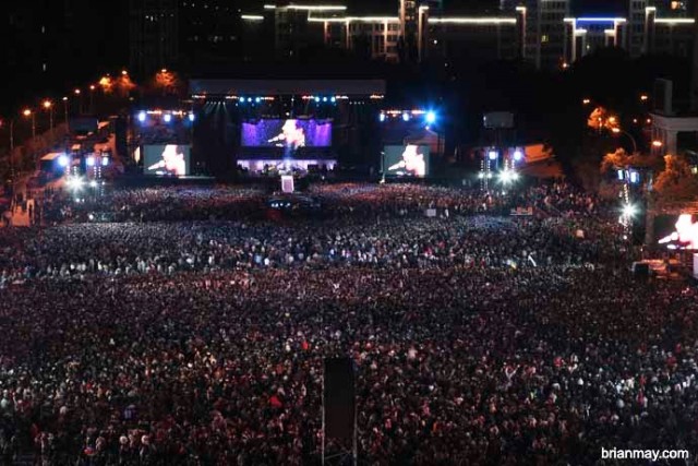 Queen в Харькове - 350 000 человек