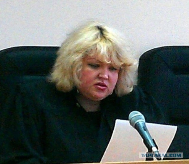 Судья Наталья Репникова, которая заменила Алексею Навальному условный срок по делу «Ив Роше» на реальный, скончалась