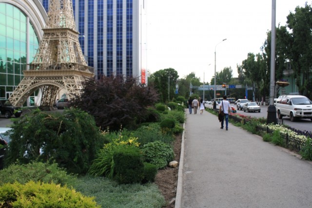 Алматы 2011: город контрастов
