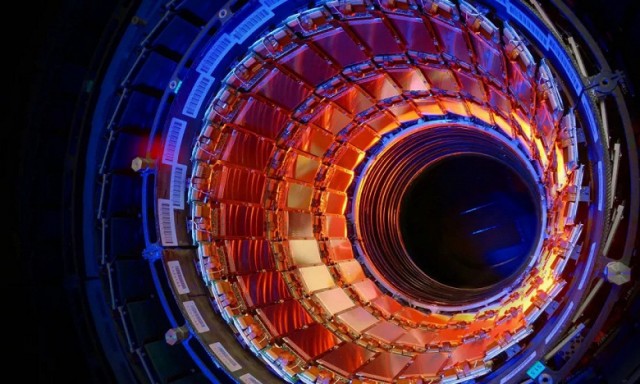 Большой адронный коллайдер: Учёные нашли косвенные доказательства того, что Стандартная модель элементарных частиц неполна