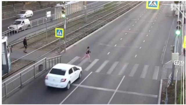 А как уверенно перебегала!