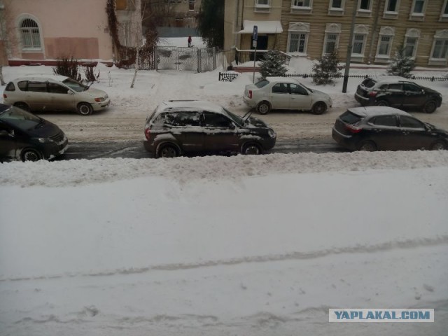 Омск встал в 10-балльных пробках после снегопада