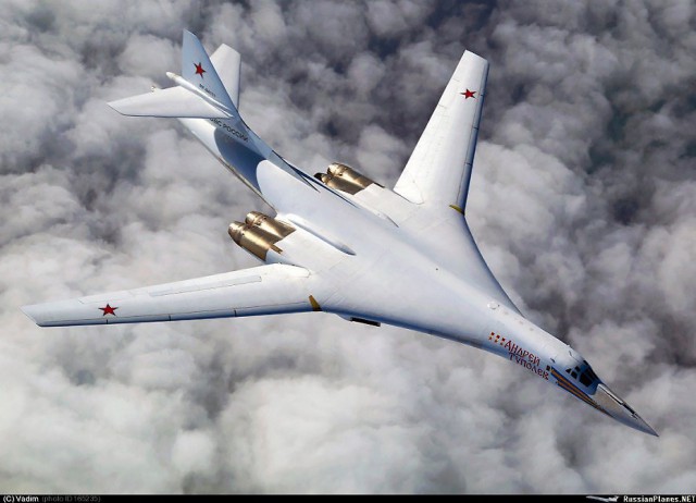 Первый обновленный "Белый лебедь" Ту-160М2 взлетит в 2018-м году