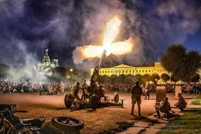 Россия, которую вы не увидите на открытках. Живой Петербург в объективе Александра Петросяна