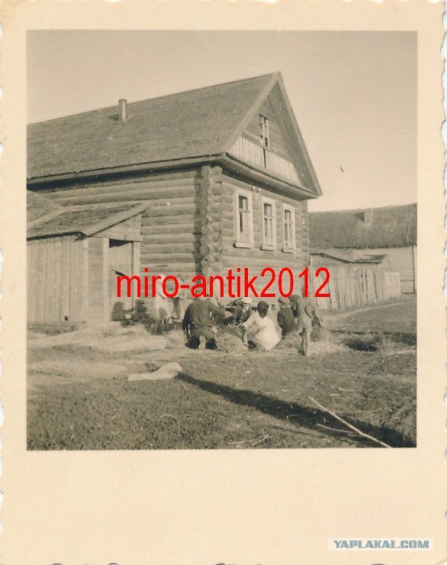 Крестьяне, деревенские  хаты. 1941-1942