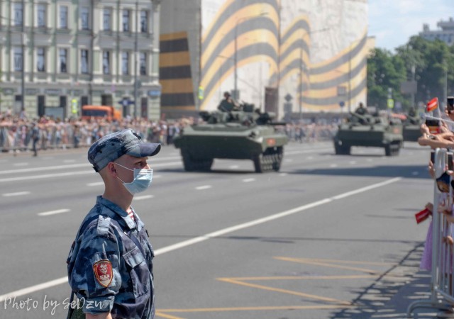 Техника уходит с Парада