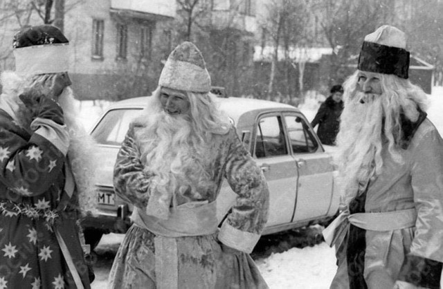 С наступающим! Ретрокартинки про Новый год!