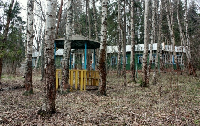 Забытый пионер-лагерь у озера