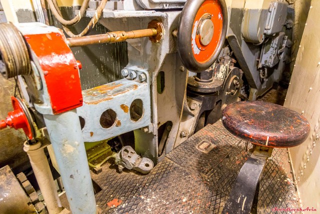 Орудия, от холостого залпа которых сносит крыши и выбивает стекла