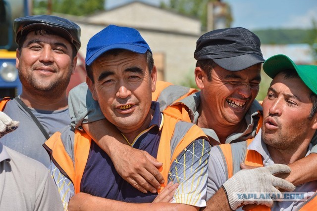 Путин пообещал обеспечить достойные условия труда гражданам Узбекистана