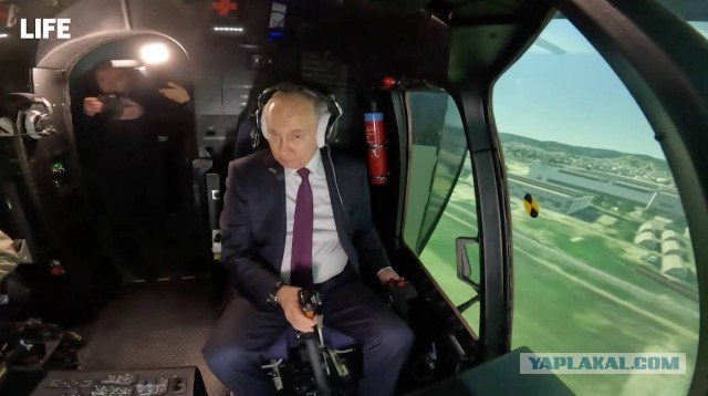 Вертолет Путина попал в эпицентр атаки дронами