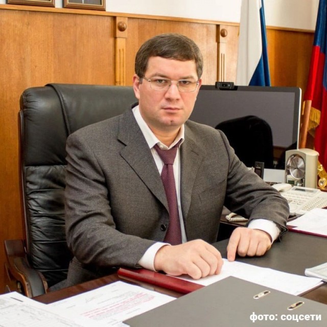 Против главы Карабудахкентского района Дагестана Махмуда Амиралиева возбудили уголовное дело о мошенничестве в особо крупном размере