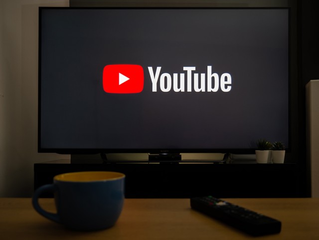 YouTube запустил автоматический дубляж