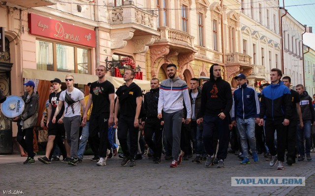 И снова сербы, в поддержку России.