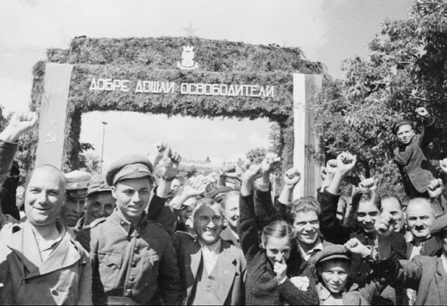 Фотографии второй мировой, многие цветные (фото)