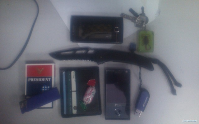 Кто что носит в карманах