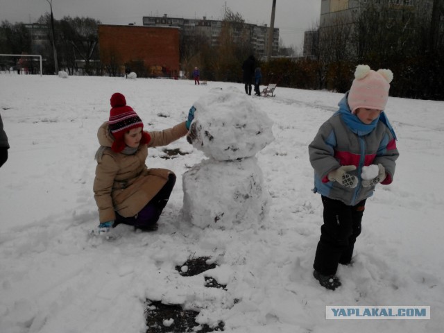 А мы в Челябинске Снегозайцев лепим