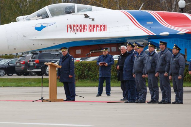 "Русские витязи" получили Су-30СМ