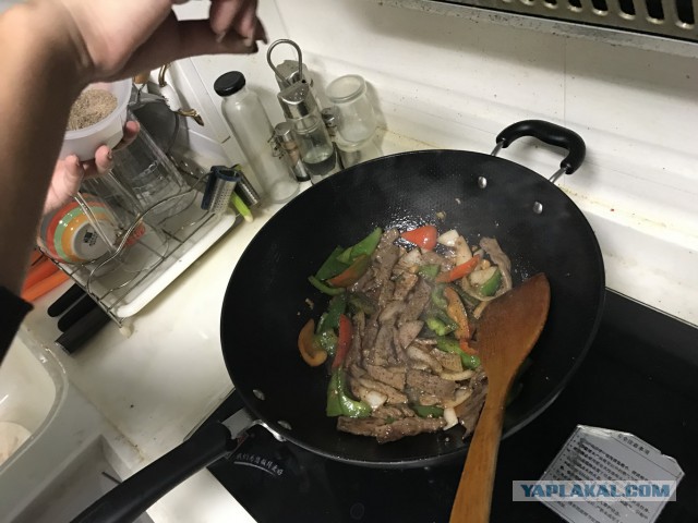 Говядина с чёрным перцем, по-китайски.