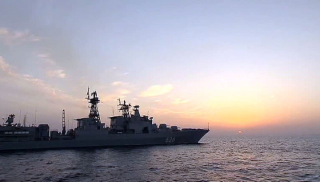 МО РФ: Российский корабль спас экипаж украинского судна в Средиземном море