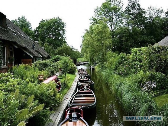 В этой деревне нет привычных дорог