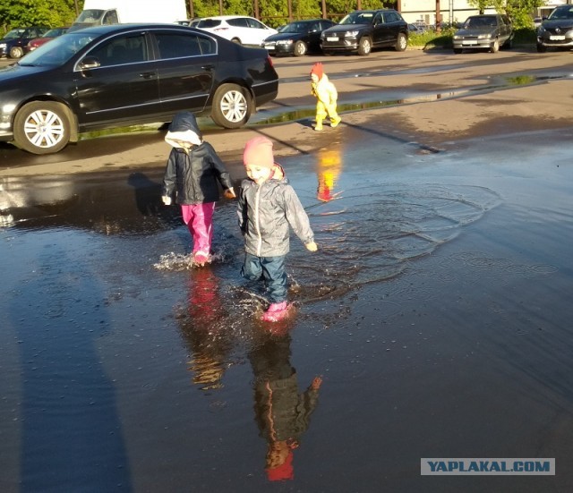 Эх, девочка даже не понимает, как ей повезло с родителями