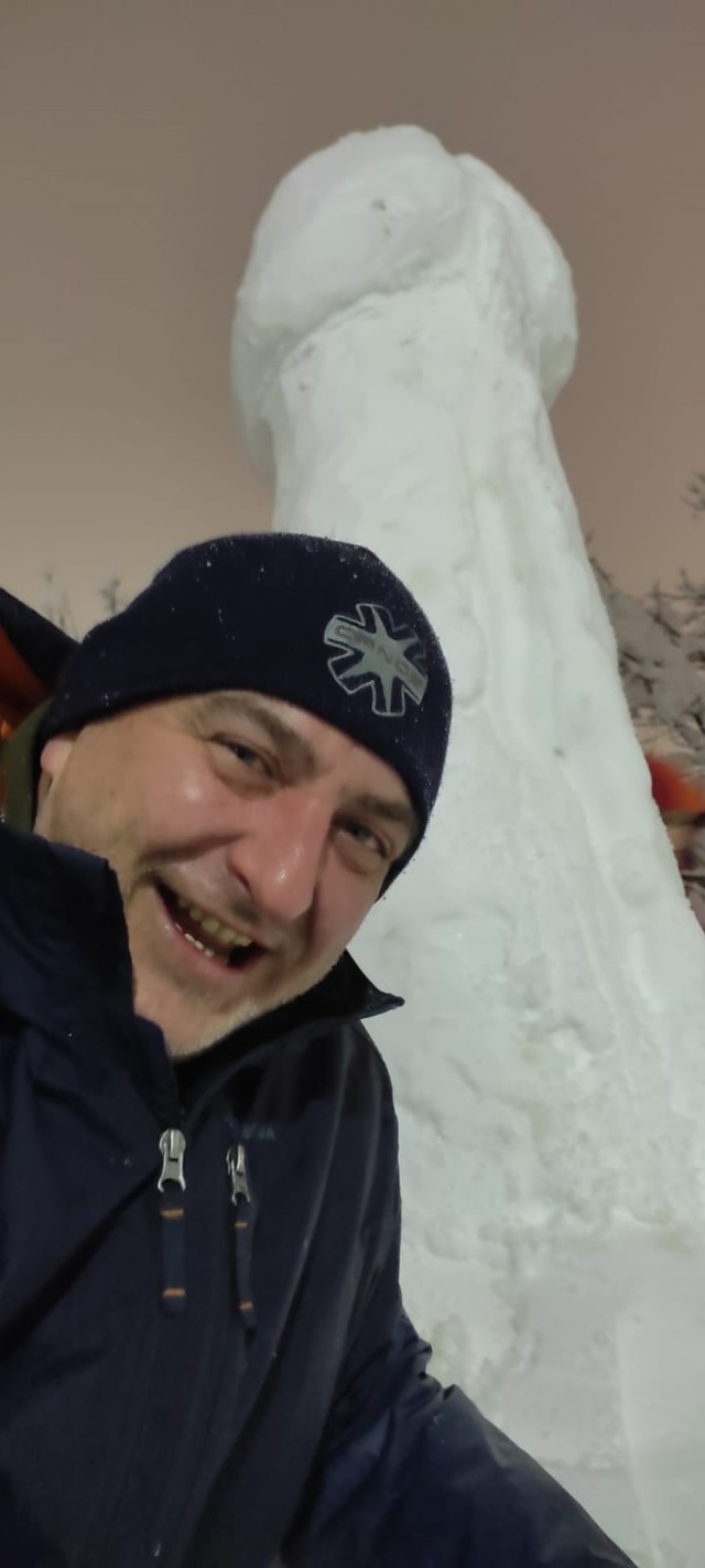 Фотожаба: Девушка и снеговик