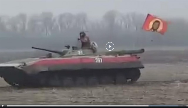 Несколько танков ЛДНР движутся по направлению к Мариуполю