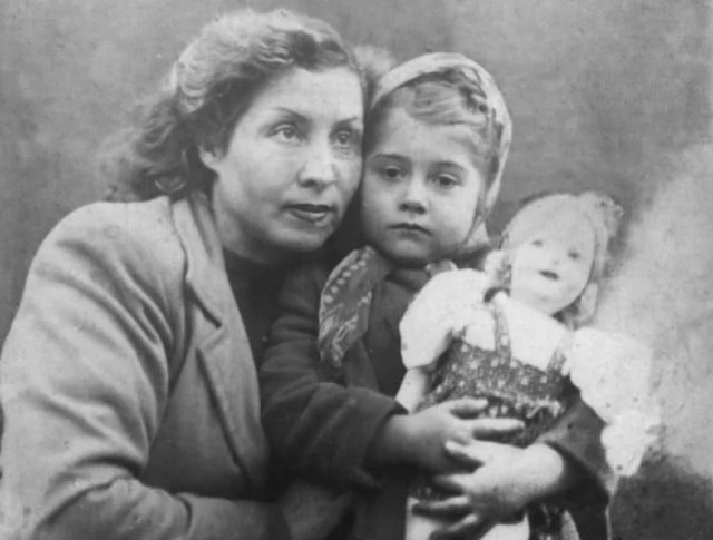 "Самая красивая блондинка СССР": череда мужчин актрисы Ирины Мирошниченко.