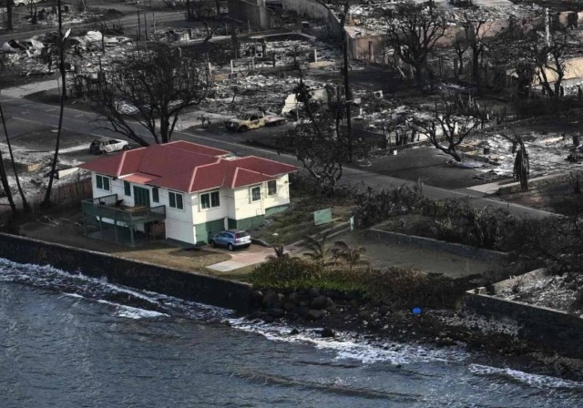 После страшных пожаров на гавайском острове Мауи чудом уцелел жилой дом