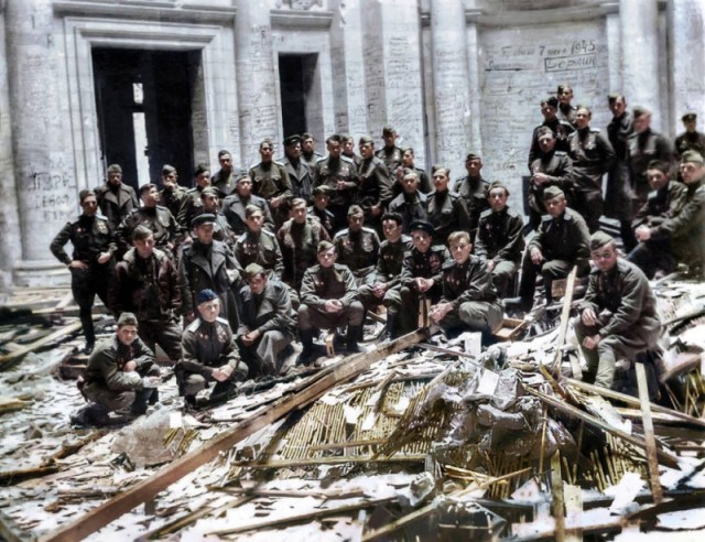 1945 год в 84 фотографиях