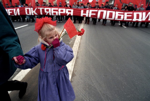 Видимо, товарищи, всем нам надо перестраиваться