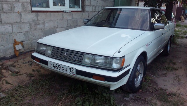 За стеной: необычная находка Toyota Mark II 1984