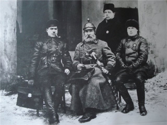 История в фотографиях
