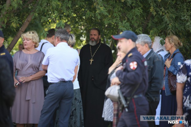 В Новосибирске обрушилась стена дома. Под завалами могут быть 12 человек