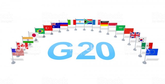Особый путь: Россия осталась единственной в G20, не помогающей своим гражданам