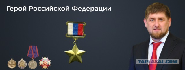 По соседству с закрашенным Навальным появилось новое граффити — с другим героем