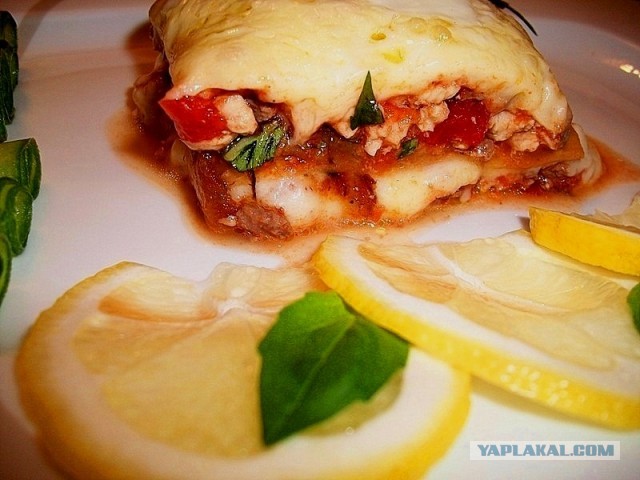 Баклажаны с тремя видами мяса