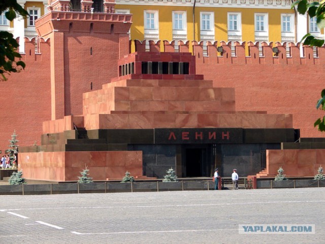 10 самых веселых памятников в России