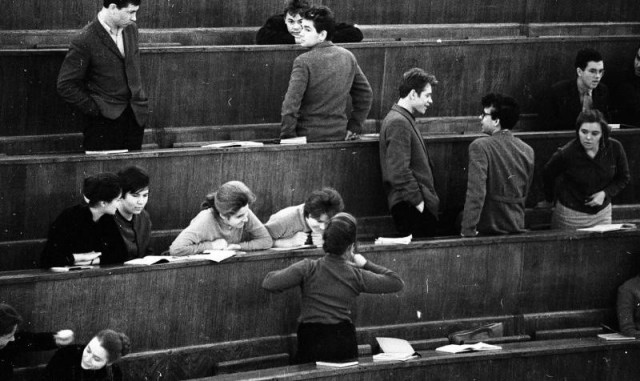 «От сессии до сессии...»