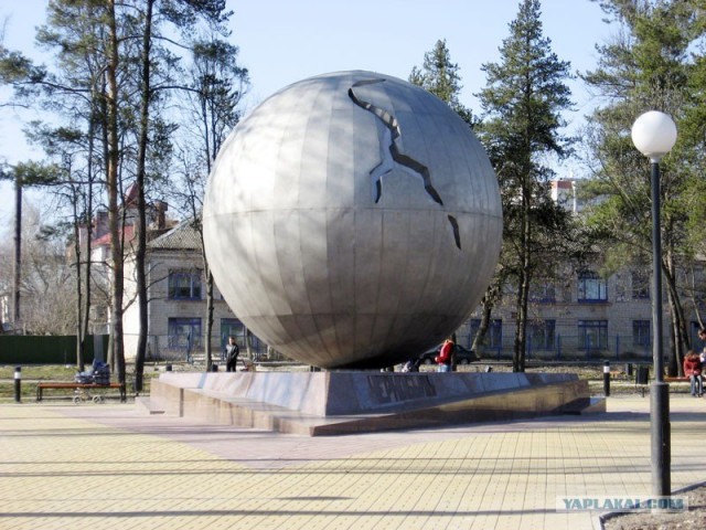 Необычные памятники