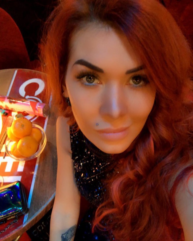 В Сеть попали интимные фото звезды шоу "Битва экстрасенсов"