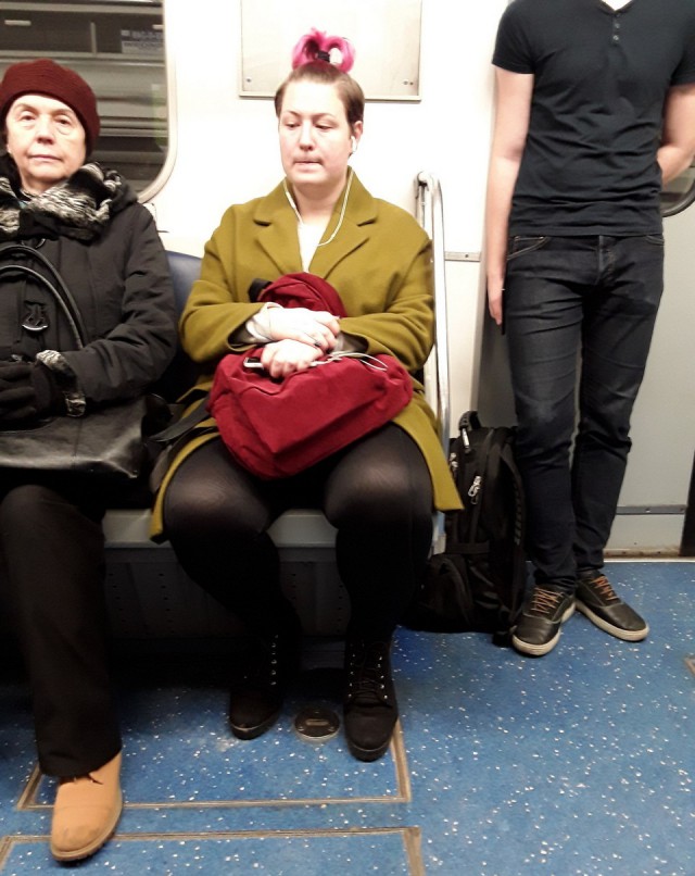 Свежая подборка "модников", которые водятся в нашем метро