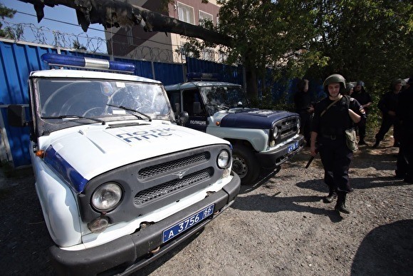 На томского подростка завели уголовное дело за удар по машине, сбившей его щенка