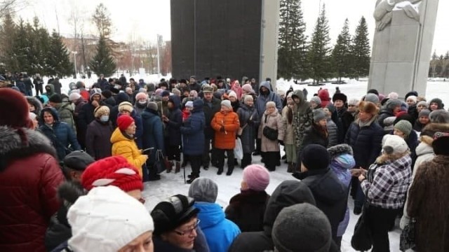 В Новосибирске прошел протест против QR-кодов и обязательной вакцинации
