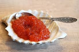 Трампу передали ящик красной икры из Хабаровского края