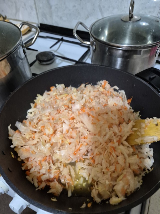 Рулька классическая с капустой